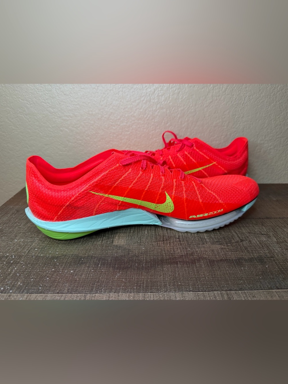 Nike Air Zoom Victory 2 Spikes “Bright Crimson Lime Blast”
- Size 12 Men. - Picture 5 of 8